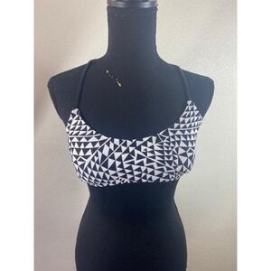 sports‎ bras